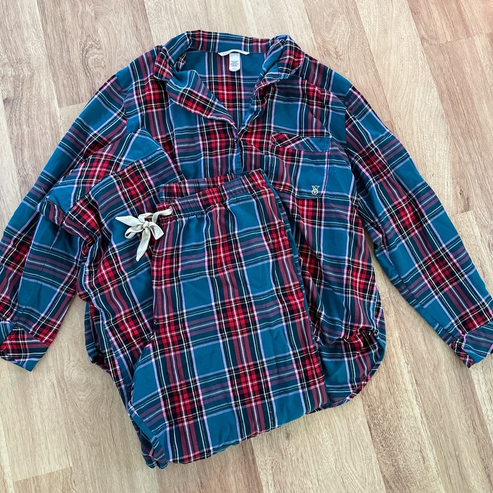 Victoria’s Secret Long Flannel Pajamas Set